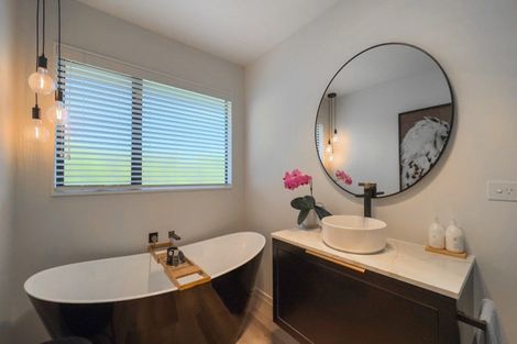 Photo of property in 12 Calderwood Close, Waiuku, 2123