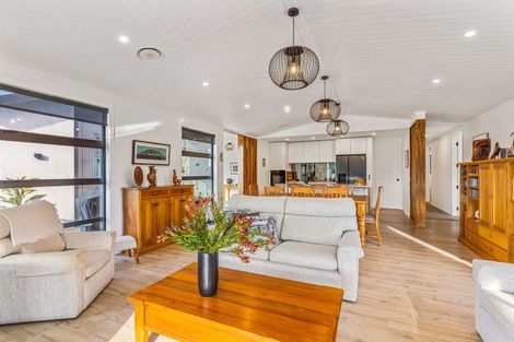 Photo of property in 19 Titoki Lane, Whangamata, 3691