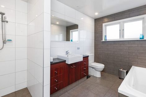 Photo of property in 20 Plynlimon Road, Fendalton, Christchurch, 8052