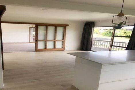 Photo of property in 4 Montclair Rise, Browns Bay, Auckland, 0630