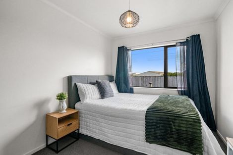 Photo of property in 14/12a Tironui Station Road East, Papakura, 2112