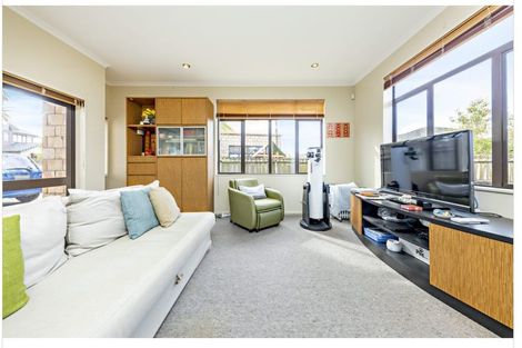 Photo of property in 10 Derg Place, East Tamaki, Auckland, 2013