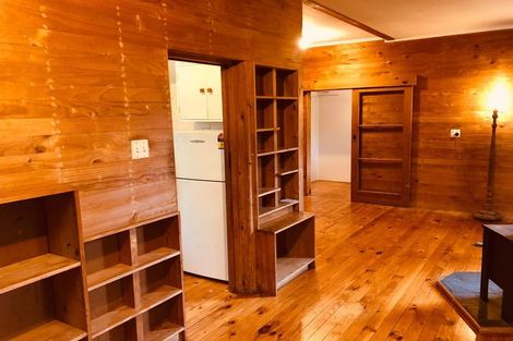 Photo of property in 10 Taungata Road, York Bay, Lower Hutt, 5013