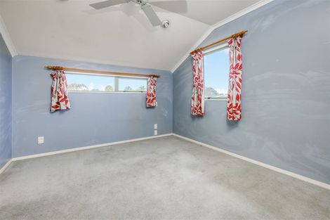 Photo of property in 5a Grimshaw Place, Henderson, Auckland, 0612