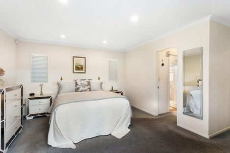 Photo of property in 1 Zara Court, Flat Bush, Auckland, 2016