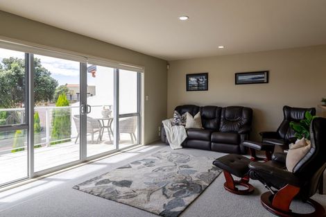 Photo of property in 22 Paremata Drive, Paremata, Porirua, 5024