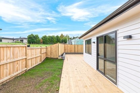 Photo of property in 11 Reserva Crescent, Kumeu, 0810