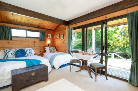 Photo of property in 12 Deakin Place, Clive, 4102