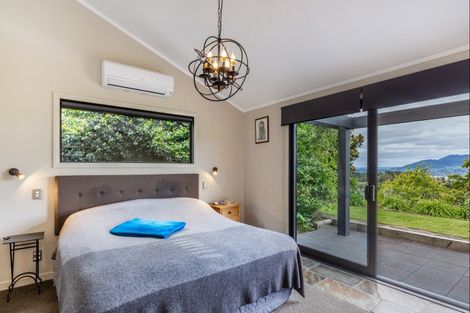 Photo of property in 15 Cameron Drive, Acacia Bay, Taupo, 3385