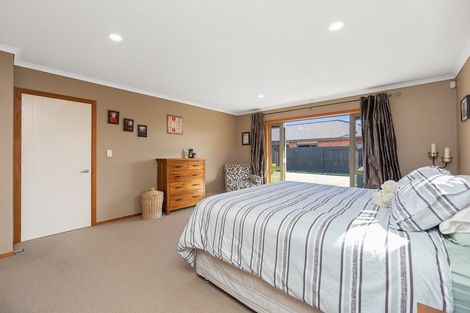 Photo of property in 44 Roberts Line, Kelvin Grove, Palmerston North, 4414