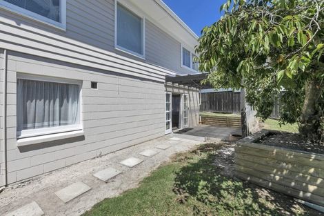 Photo of property in 1 Downing Street, Glenfield, Auckland, 0629