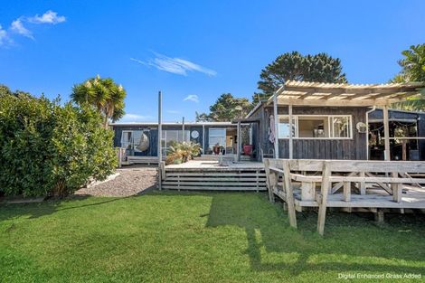 Photo of property in 2856 South Head Road, South Head, Helensville, 0874
