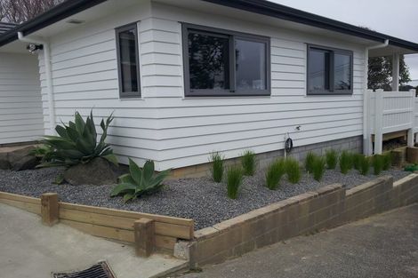 Photo of property in 124 Browns Bay Road, Rothesay Bay, Auckland, 0630