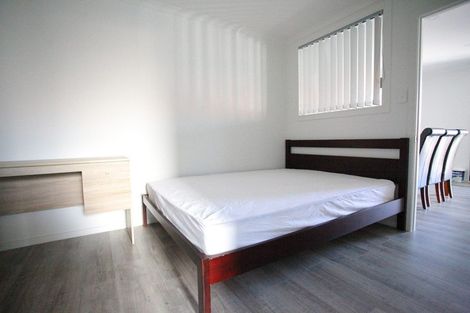 Photo of property in 1/198 Archers Road, Glenfield, Auckland, 0629