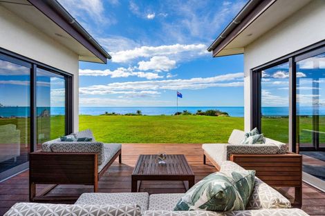 Photo of property in 10 Mer Place, Bay View, Napier, 4104