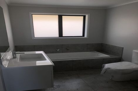 Photo of property in 22 Walter Lawry Road, Paerata, Pukekohe, 2124