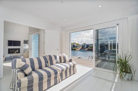 Photo of property in 17 Waitotara Way, Whitianga, 3510