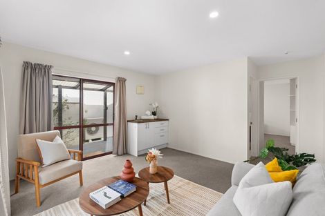 Photo of property in 37 Burnside Crescent, Burnside, Christchurch, 8053