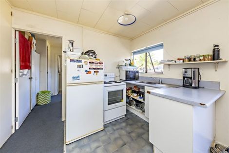 Photo of property in 6 Waterview Road, Favona, Auckland, 2024