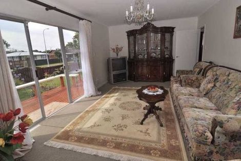 Photo of property in 34 Riverpark Crescent, Henderson, Auckland, 0610