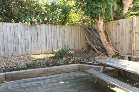 Photo of property in 6a Cambric Place, Botany Downs, Auckland, 2010