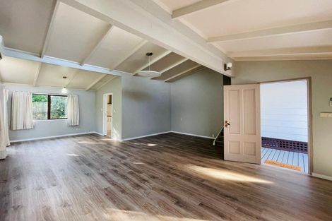 Photo of property in 30 Mannering Place, Hillcrest, Auckland, 0627