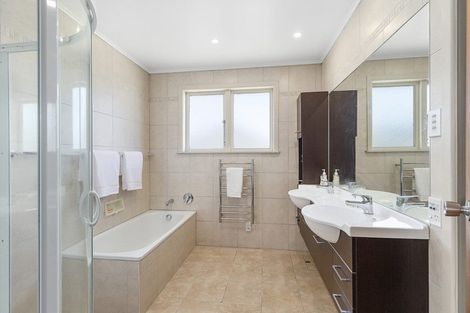 Photo of property in 24 Westview Grove, Miramar, Wellington, 6022