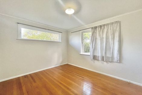 Photo of property in 24 Trojan Crescent, New Lynn, Auckland, 0600