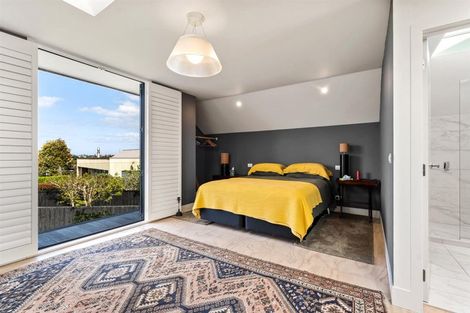 Photo of property in 15 Wrybill Way, Point Wells, 0986