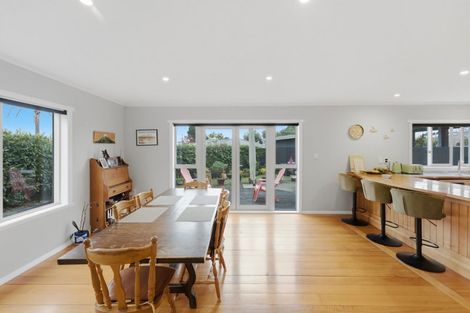 Photo of property in 82 Wairau Road, Oakura, 4314