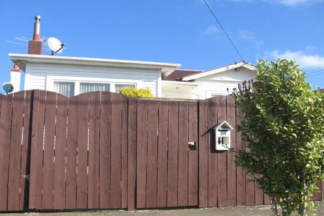 Photo of property in 64 Endeavour Street, Lyall Bay, Wellington, 6022