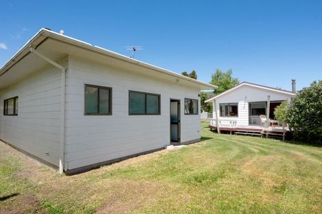 Photo of property in 16 Irwin Place, Kinloch, Taupo, 3377