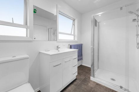 Photo of property in 15 Frensham Crescent, Woolston, Christchurch, 8062