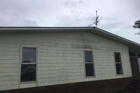 Photo of property in 180 Mahia Road, Wattle Downs, Auckland, 2103