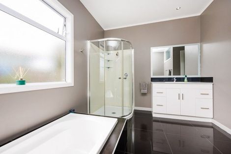 Photo of property in 3 Medway Street, Rongotea, 4476