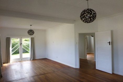 Photo of property in 33 Toi Street, Otaki Beach, Otaki, 5512