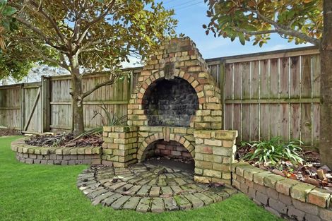 Photo of property in 49 Springs Road, Parakai, 0830