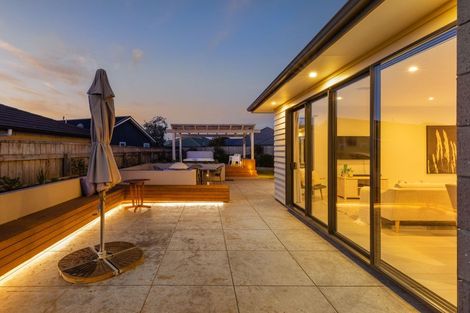Photo of property in 10 Taranui Way, Paraparaumu Beach, Paraparaumu, 5032