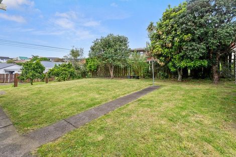 Photo of property in 7 Pakira Avenue, Glendene, Auckland, 0602