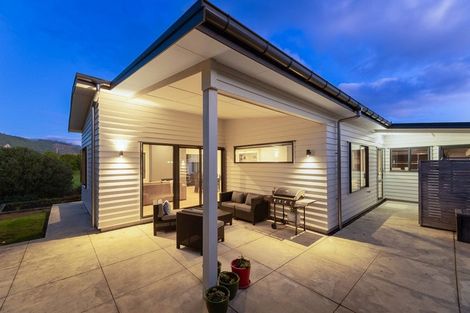 Photo of property in 21 Ferndale Drive, Waikanae, 5036