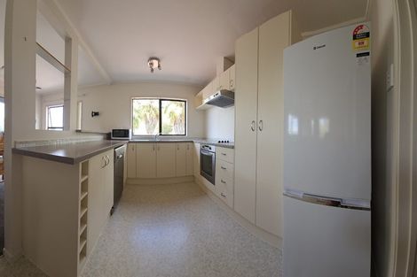 Photo of property in 1/32 Palliser Lane, Browns Bay, Auckland, 0630