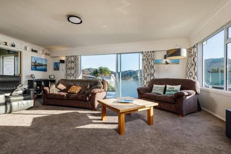 Photo of property in 7 Krishna Way, Khandallah, Wellington, 6035