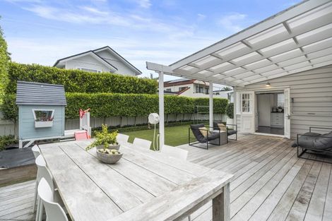 Photo of property in 63 Aramoana Avenue, Devonport, Auckland, 0624