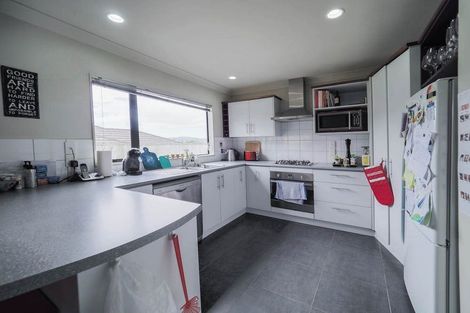Photo of property in 33 Staithes Drive North, Whitby, Porirua, 5024