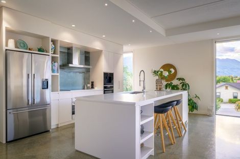 Photo of property in 10 Bevan Place, Wanaka, 9305