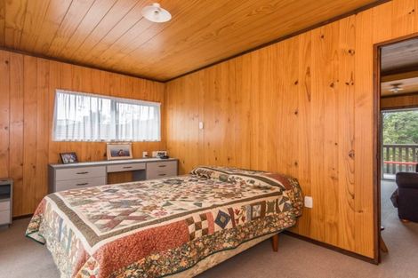 Photo of property in 1/65 Cliff View Drive, Green Bay, Auckland, 0604