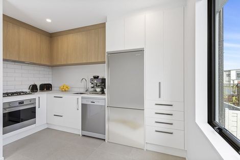 Photo of property in 93 Pepene Avenue, Takanini, Auckland, 2112