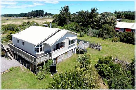 Photo of property in 42 Nuku Street, Tangimoana, 4822