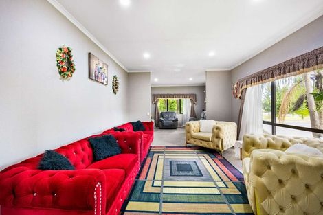 Photo of property in 1 Seresin Crescent, Flat Bush, Auckland, 2016