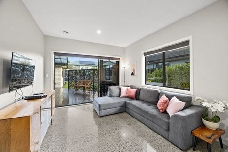 Photo of property in 14 Hamon Place, Pukehangi, Rotorua, 3015